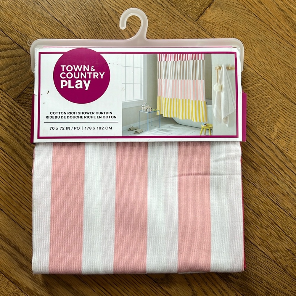 Town and Country fabric shower curtain NWT